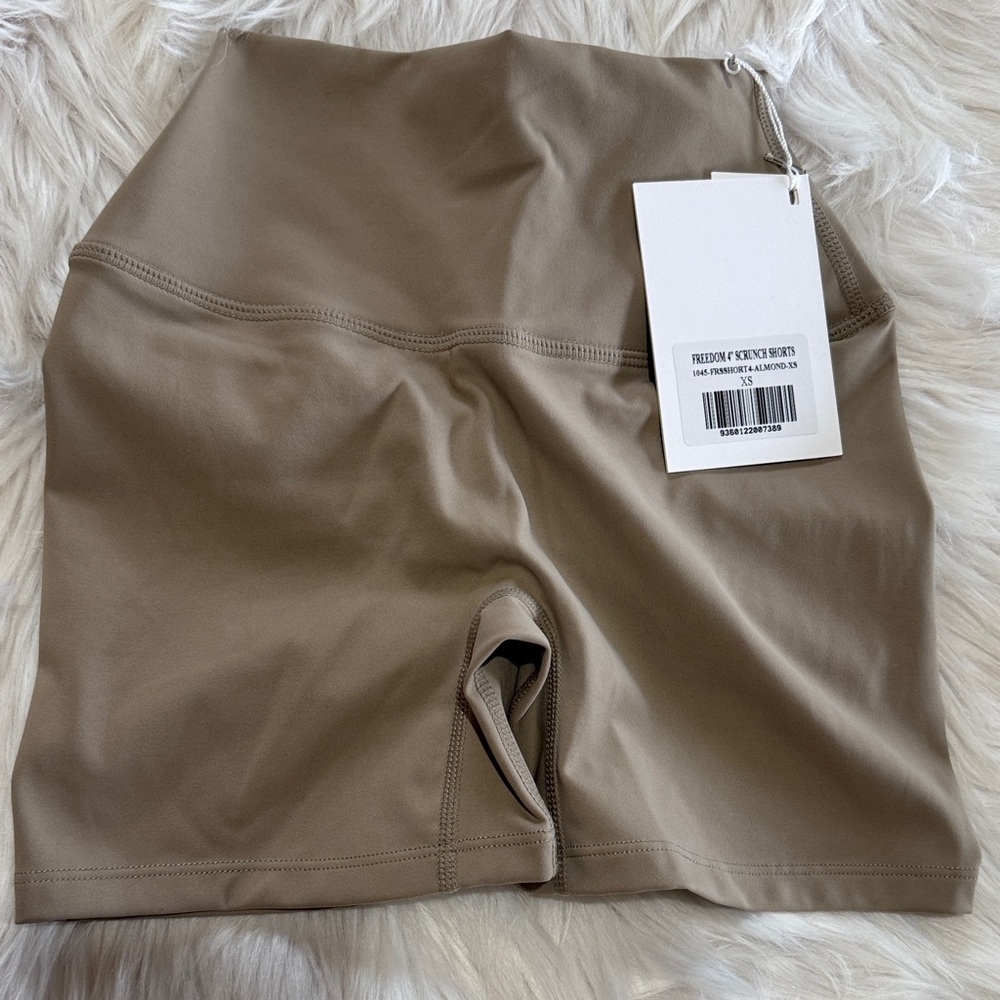 CSB XS Women's Tan Shorts